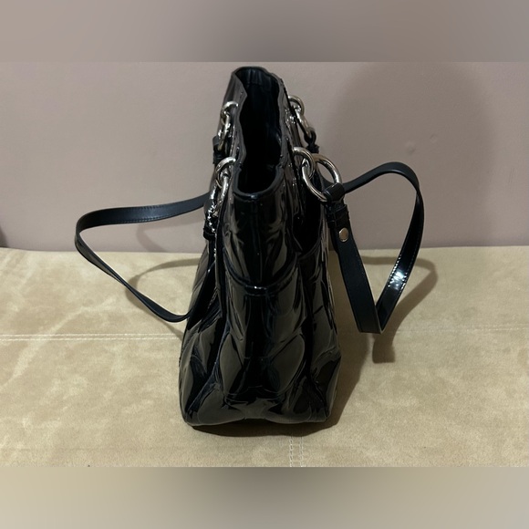 Coach purse - Picture 2 of 4